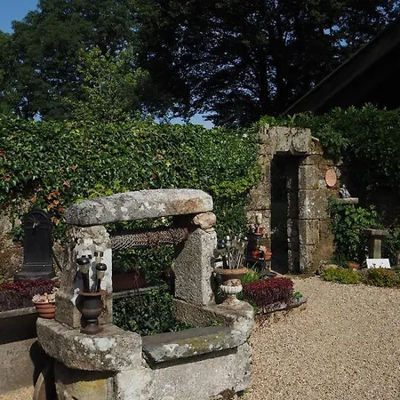 L'ancien Presbytere Bed & Breakfast Lescouet-Gouarec